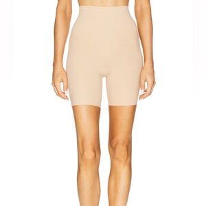 Commando Control Short Sz XS NWT IN BEIGE